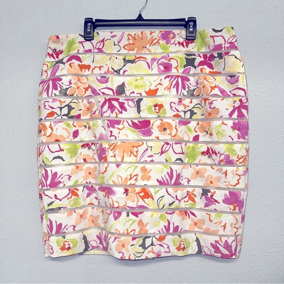 Women’s Ann Taylor plus size floral mini skirt sz 18 - Picture 1 of 8